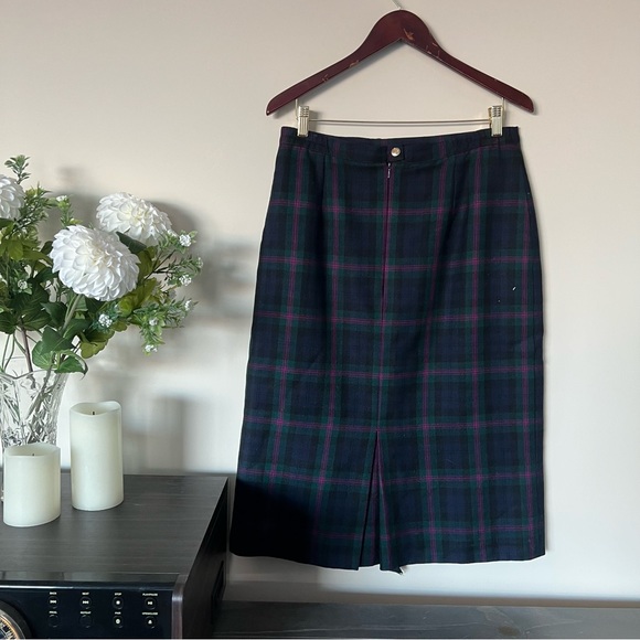 Vintage Dorene (from Ireland) plaid wool skirt/kilt - Picture 5 of 11
